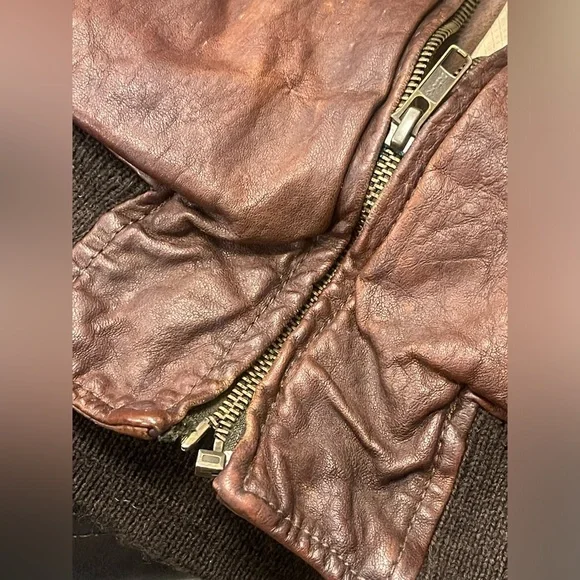 Vintage Blauer women distressed leather bomber flight jacket L, will fit a S/M - Picture 8 of 11